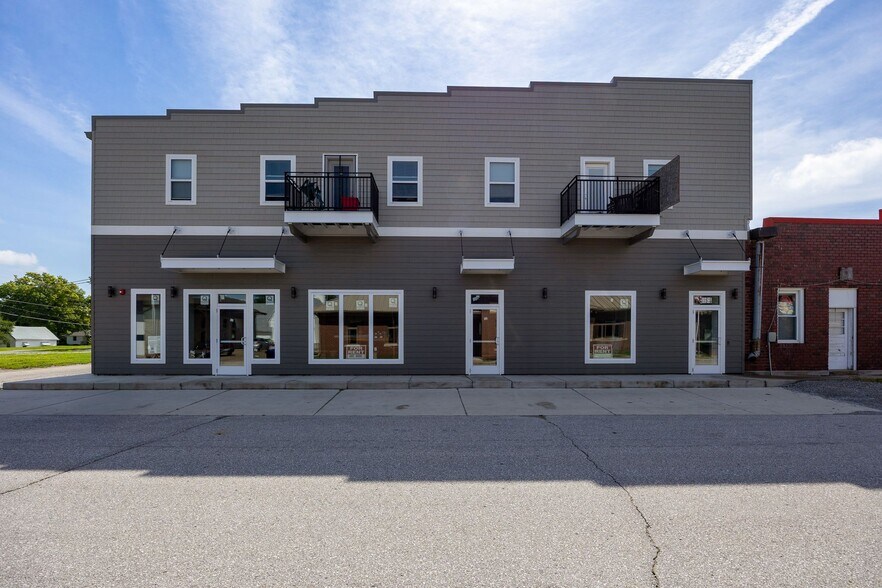 112 N Iowa St, Solon, IA à vendre - Photo de l’immeuble – Image 2 sur 16