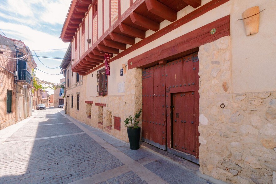 Local commercial dans Torrelaguna à vendre - Photo de l’immeuble – Image 1 sur 44