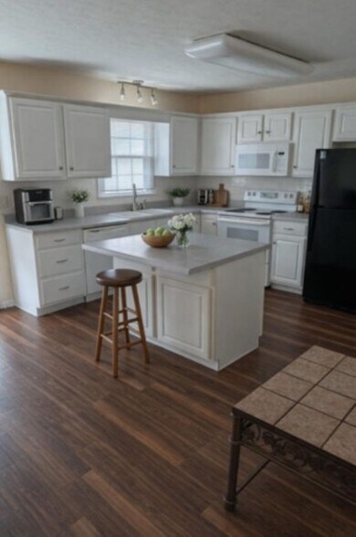 736 Wyndhurst Dr, Lynchburg, VA à vendre - Photo intérieure – Image 3 sur 3