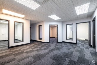 1280 Rue Nobel, Boucherville, QC à louer Photo intérieure– Image 2 sur 6