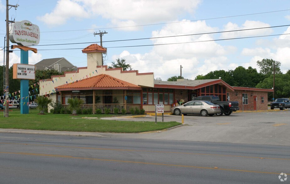 10930 Perrin Beitel Rd, San Antonio, TX à louer - Photo de l’immeuble – Image 3 sur 16