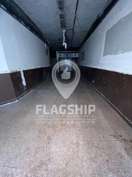 Local commercial dans Paris à louer - Photo de l’immeuble – Image 2 sur 7