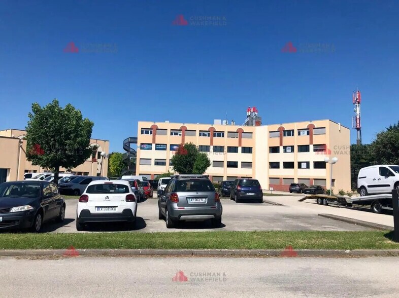Bureau dans Dijon à louer - Photo de l’immeuble – Image 2 sur 4