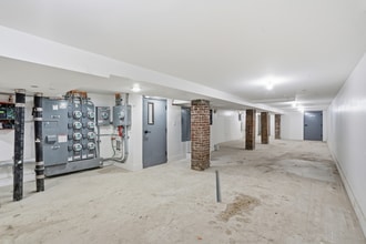 1112 Fulton St, Brooklyn, NY à louer Photo intérieure– Image 1 sur 1