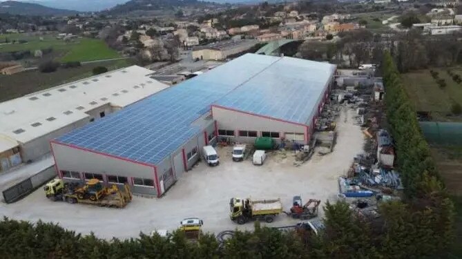 Industriel/Logistique dans Gargas à louer Photo de l’immeuble– Image 1 sur 4