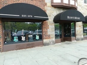 30 E Parkway, Scarsdale, NY à louer Photo de l’immeuble– Image 2 sur 4