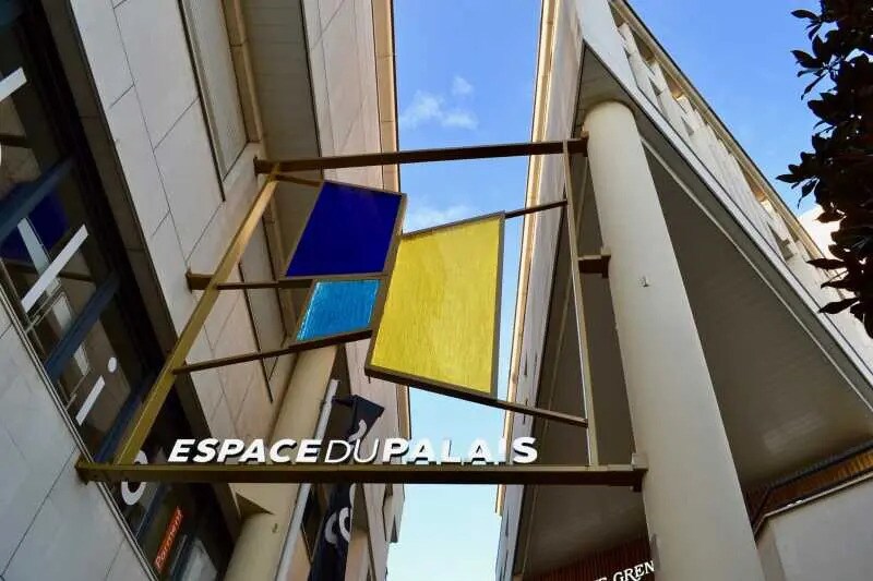 Local commercial dans Rouen à louer - Photo de l’immeuble – Image 1 sur 1