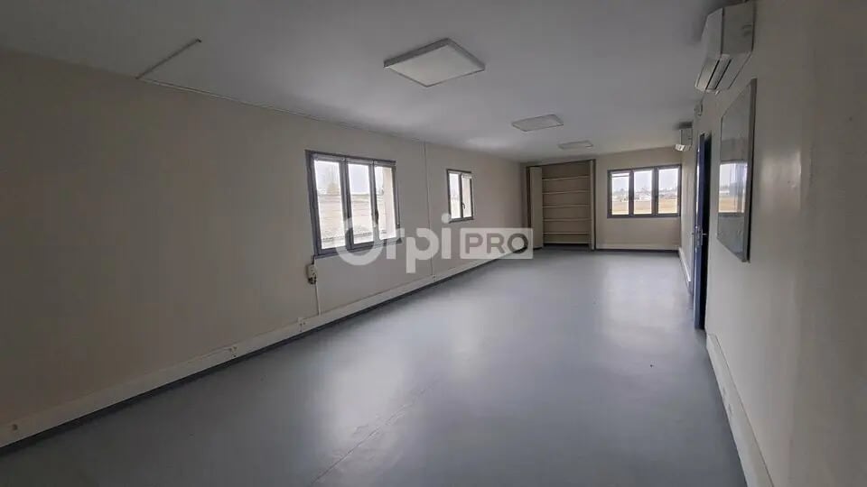 Bureau dans Serres-Castet à vendre - Photo intérieure – Image 2 sur 9