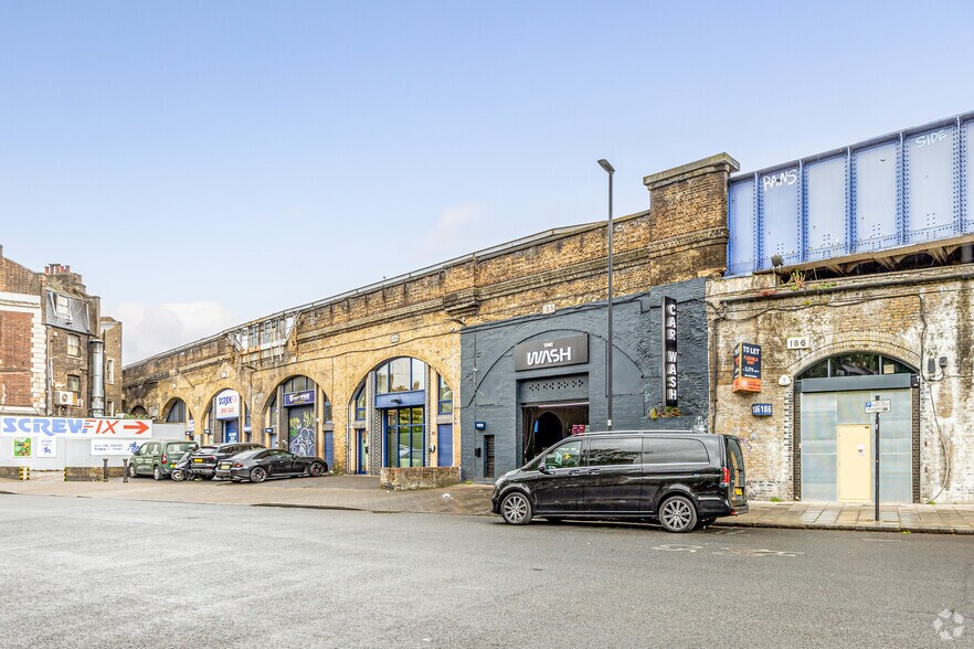 Hercules Rd, Londres à louer - Photo principale – Image 1 sur 5