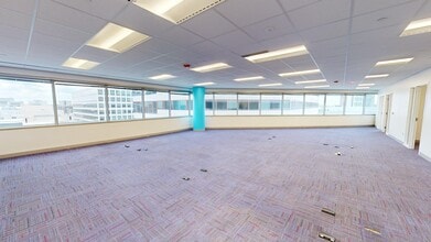 330 E Kilbourn Ave, Milwaukee, WI à louer Photo intérieure– Image 1 sur 4