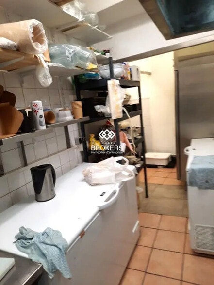 Local commercial dans Marseille à louer - Photo de l’immeuble – Image 3 sur 5