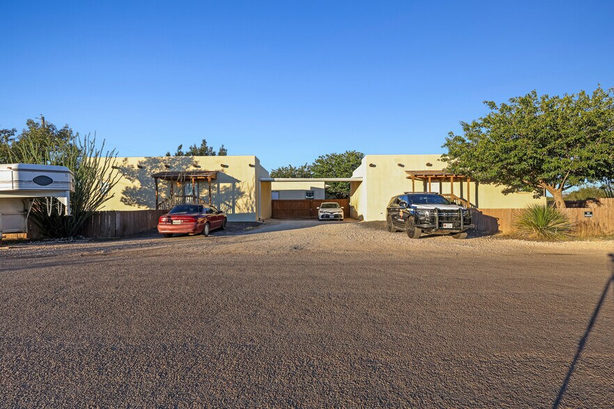 1105 N 13th St, Alpine, TX à vendre - Photo de l’immeuble – Image 2 sur 32