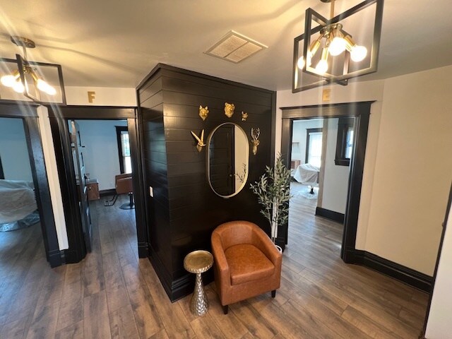 210 N Madison St, Woodstock, IL à louer - Photo intérieure – Image 3 sur 10