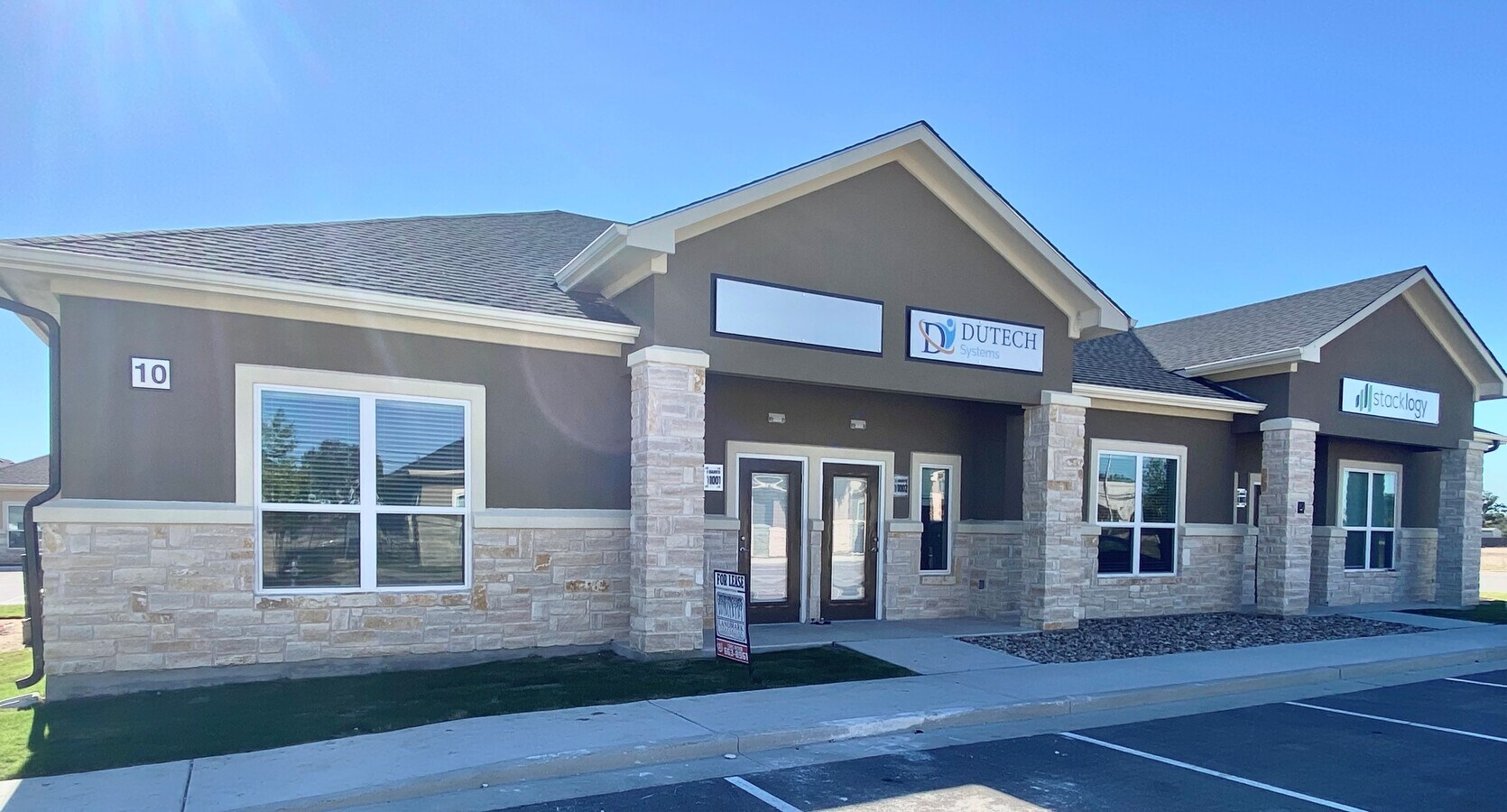 1640 Highland Falls Dr, Leander, TX 78641 - Lot 1 -  - Photo intérieure - Image 1 of 22