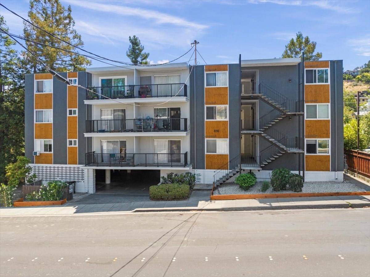 616 Canyon Rd, Redwood City, CA à vendre Photo principale– Image 1 sur 12