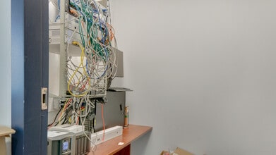 1708 Dolphin Av, Kelowna, BC à louer Photo intérieure– Image 1 sur 26