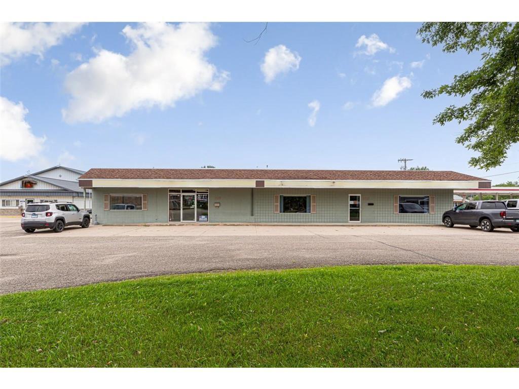 206-208 Mineral Springs Rd, Owatonna, MN à vendre Photo de l’immeuble– Image 1 sur 36