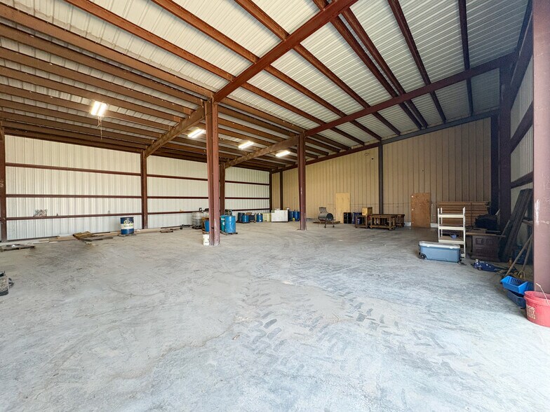 6650 W Bay Rd, Baytown, TX à louer - Photo de l’immeuble – Image 3 sur 3