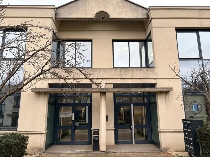 Bureau dans Créteil à louer Photo de l’immeuble– Image 1 sur 13