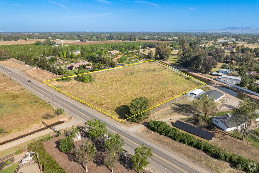 10368 E Shaw Ave, Clovis, CA à louer - Photo principale – Image 2 sur 21
