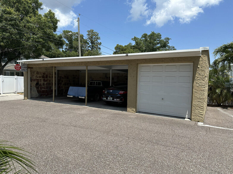 675 30th Ave N, Saint Petersburg, FL à vendre - Photo de l’immeuble – Image 3 sur 10