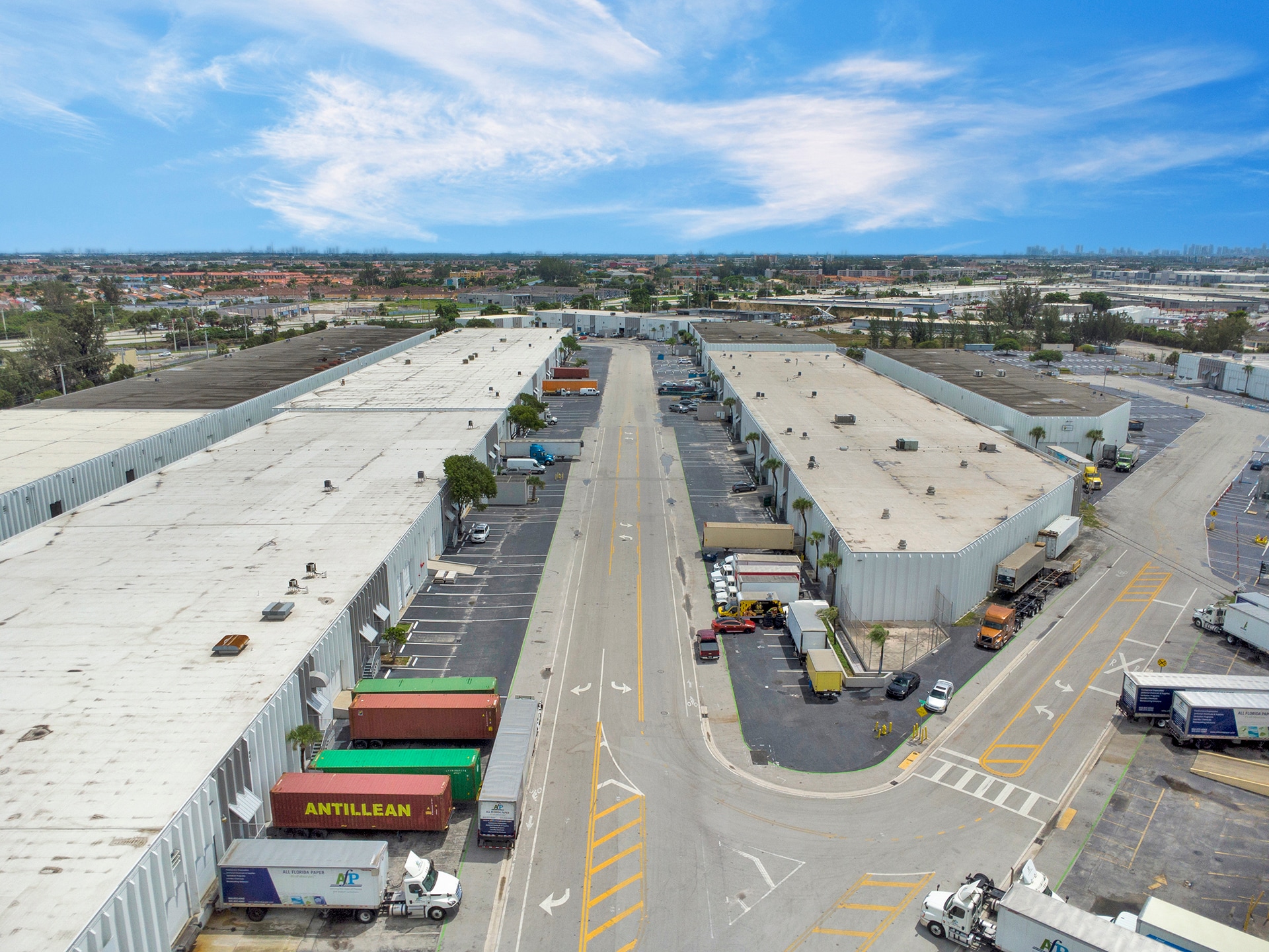 9102-9116 NW 106th St, Medley, FL à louer Photo intérieure– Image 1 sur 1