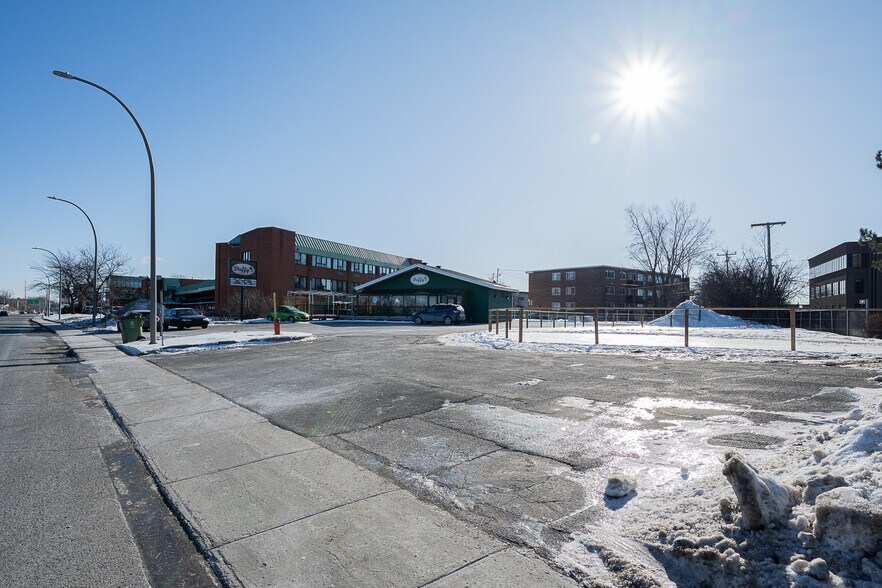 Ch Herron, Dorval, QC à vendre - Photo principale – Image 1 sur 2