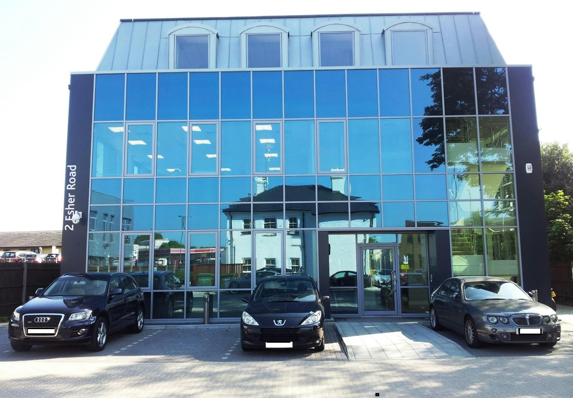 2 Esher Rd, Walton On Thames à louer Photo de l’immeuble– Image 1 sur 7