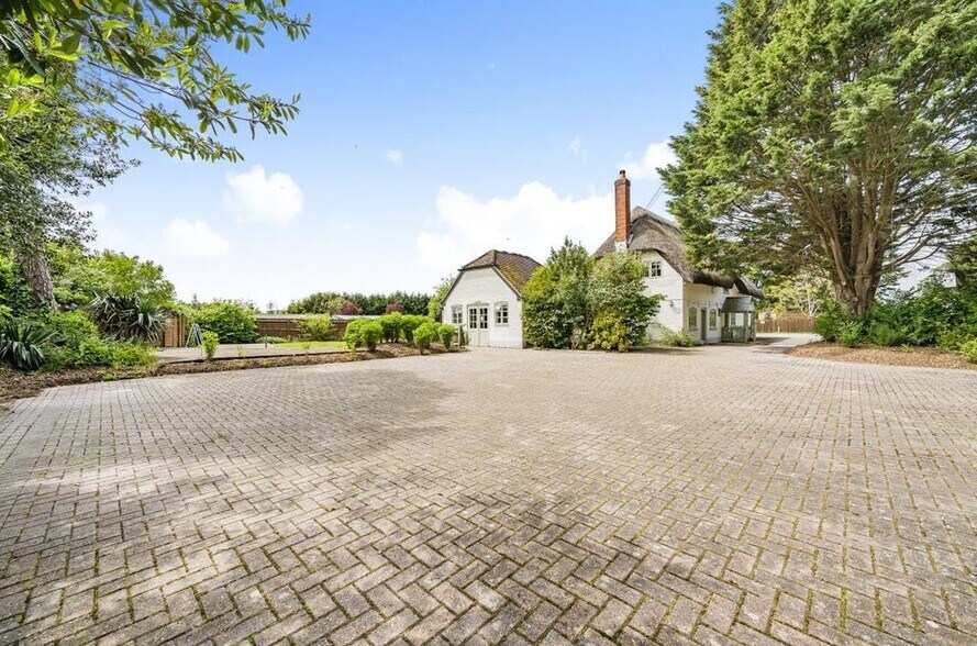 Brimpton Common, Reading à vendre - Photo de l’immeuble – Image 2 sur 9