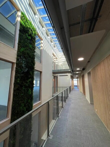 Bureau dans Annecy à vendre - Photo intérieure – Image 2 sur 8