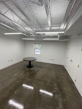 106 Duke St, Ashland City, TN à louer Photo intérieure– Image 1 sur 6