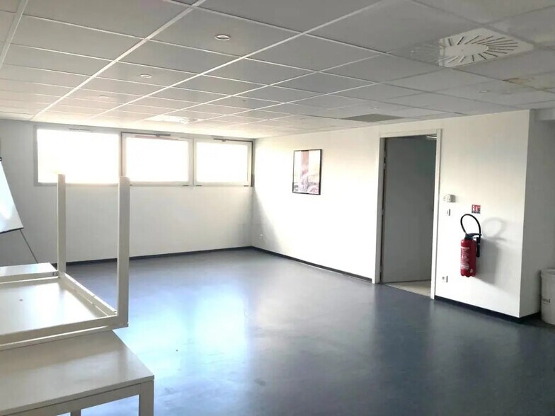 Bureau dans Cannes à vendre - Photo de l’immeuble – Image 3 sur 6