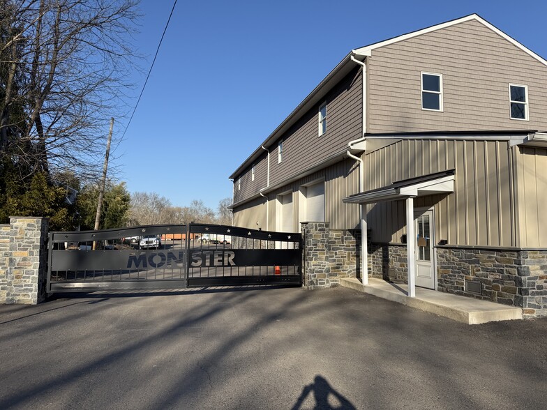 1861 Lower State Rd, Doylestown, PA à louer - Photo de l’immeuble – Image 2 sur 19