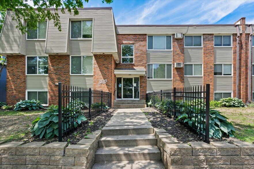 3520 12th Ave S, Minneapolis, MN à vendre - Photo de l’immeuble – Image 2 sur 9