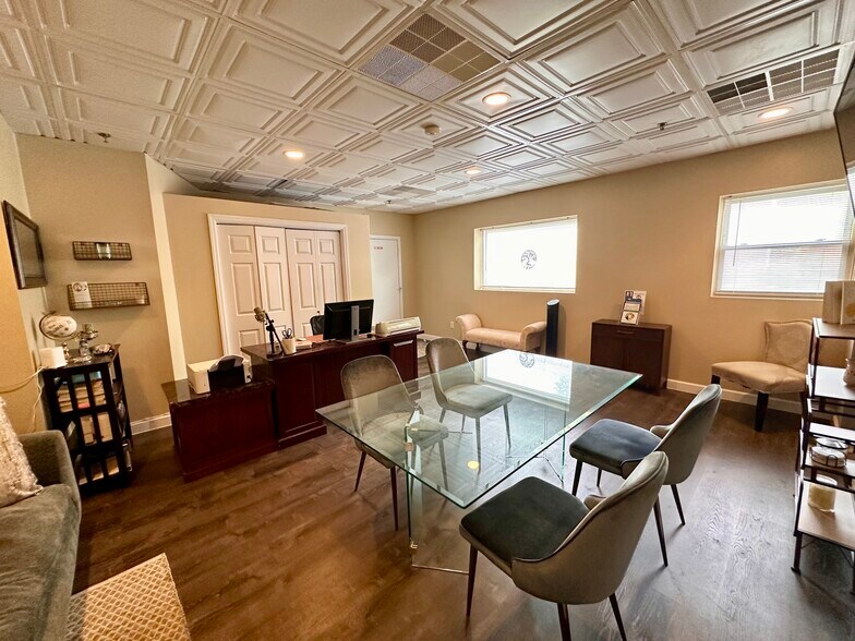 336 Bloomfield Ave, Caldwell, NJ à louer - Photo de l’immeuble – Image 3 sur 13