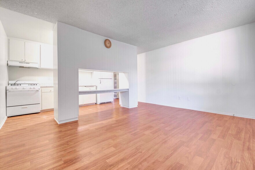 3943 N H St, San Bernardino, CA à vendre - Photo intérieure – Image 3 sur 33