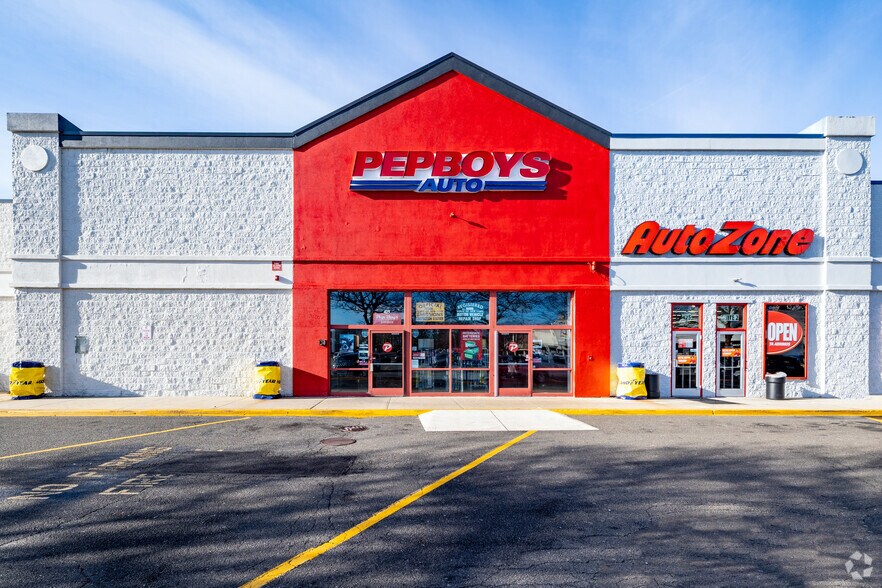 367-425 N Service Rd, Patchogue, NY à louer - Photo de l’immeuble – Image 3 sur 18