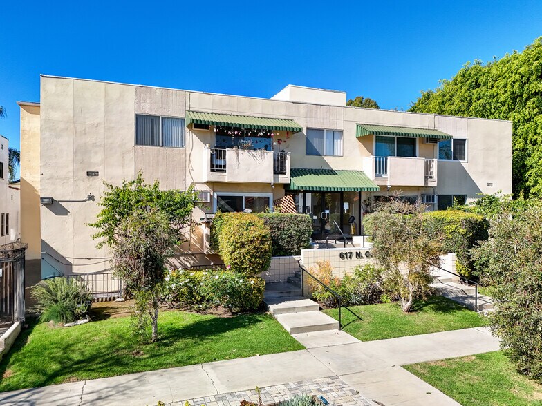 617 N Orange Dr, Los Angeles, CA à vendre - Photo principale – Image 1 sur 8