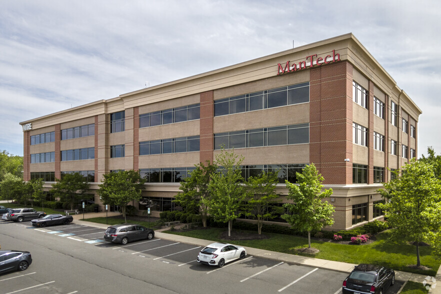 925 Corporate Dr, Stafford, VA à louer - Photo de l’immeuble – Image 3 sur 25