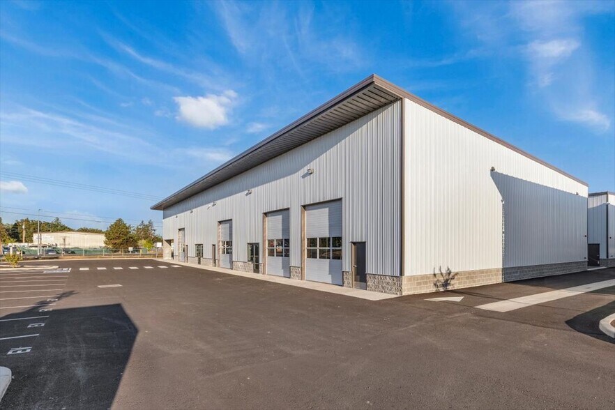 167 Bateman Dr, Medford, OR à louer - Photo de l’immeuble – Image 3 sur 21