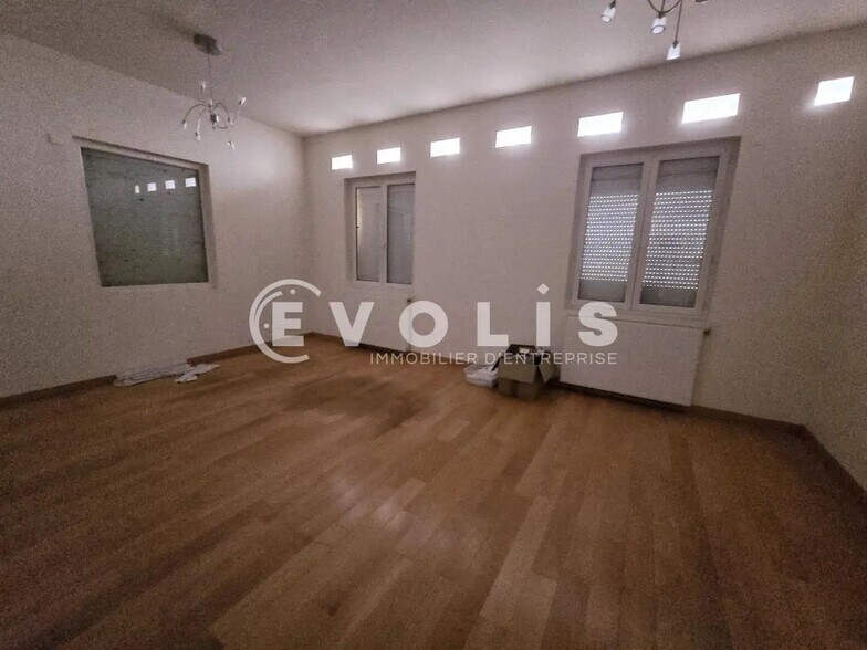 Bureau dans Longjumeau à vendre - Photo de l’immeuble – Image 2 sur 7