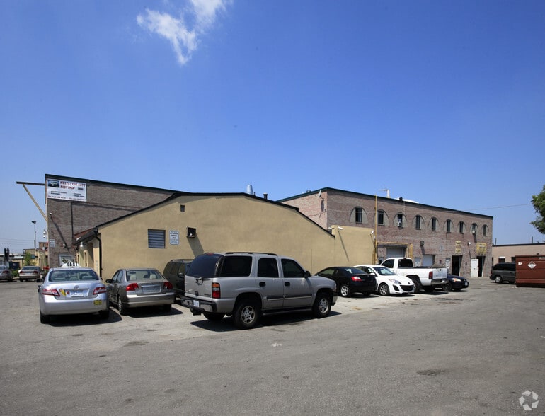 124 Manville Rd, Toronto, ON à vendre - Photo principale – Image 1 sur 22