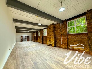 Plus de détails pour 22 Clarence Mews, Londres - Bureau à louer