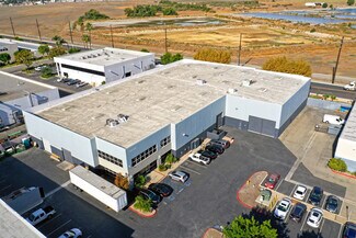 Plus de détails pour 15650 El Prado Rd, Chino, CA - Industriel/Logistique à louer