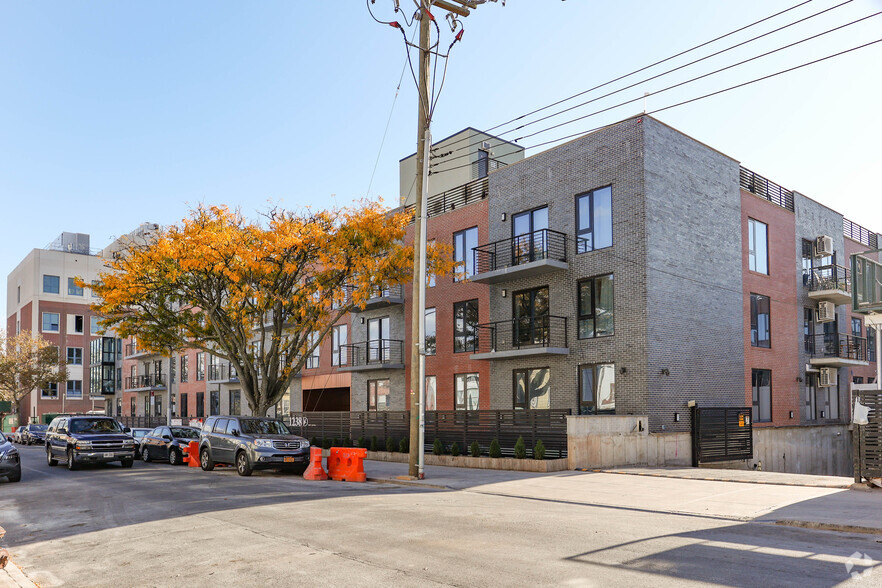 1238 63rd St, Brooklyn, NY à louer - Photo de l’immeuble – Image 3 sur 9