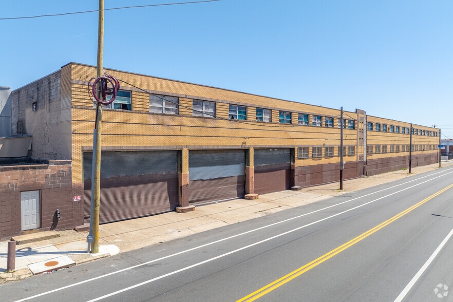 2235 Castor Ave, Philadelphia, PA à louer - Photo de l’immeuble – Image 2 sur 8