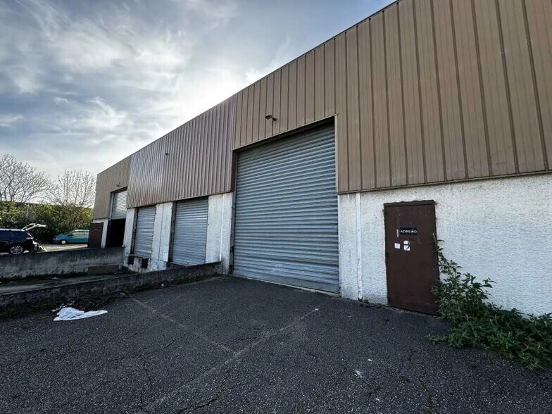 Bureau dans Vaulx-en-Velin à louer - Photo de l’immeuble – Image 1 sur 5