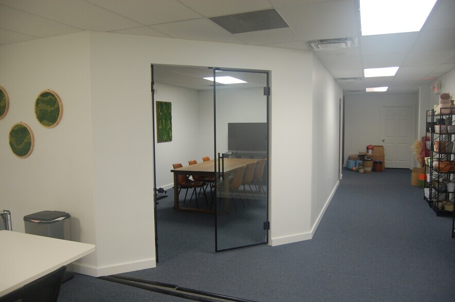 301 S Tubb St, Oakland, FL à louer - Photo de l’immeuble – Image 2 sur 6