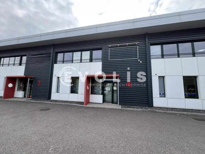 13 Rue De Savoie, Saint-Quentin-Fallavier à louer - Photo de l’immeuble – Image 2 sur 27