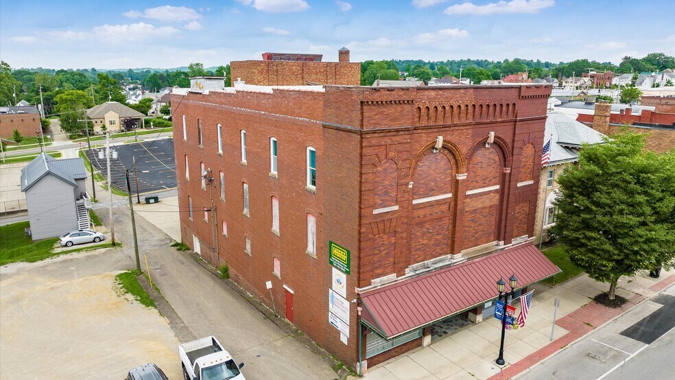 927 Wheeling Ave, Cambridge, OH à vendre - Photo de l’immeuble – Image 1 sur 15